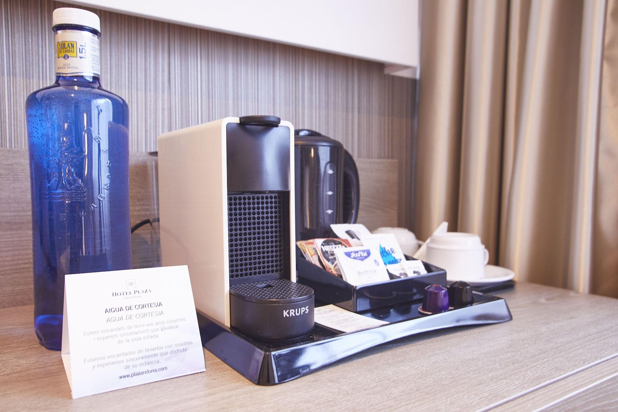 Grand Plaza Hotel & Wellness Андорра-ла-Велья Екстер'єр фото A Nespresso coffee machine in a hotel room