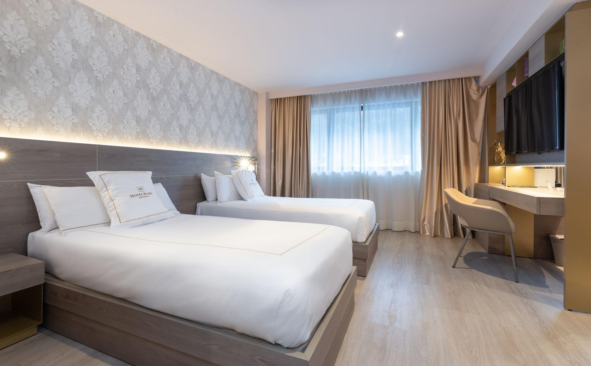 Grand Plaza Hotel & Wellness Андорра-ла-Велья Екстер'єр фото Deluxe Room
