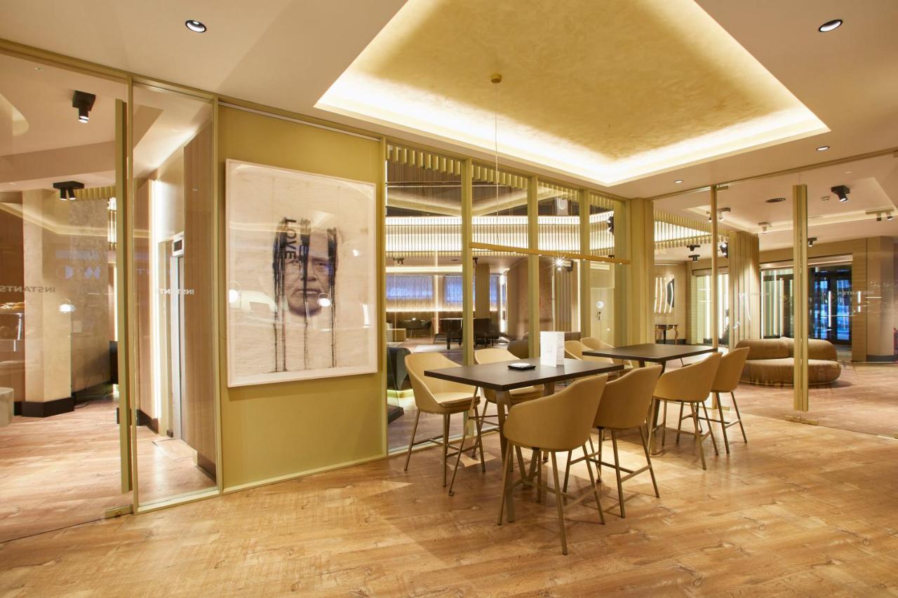 Grand Plaza Hotel & Wellness Андорра-ла-Велья Екстер'єр фото The lounge at the airport